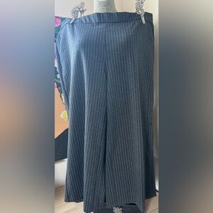 NWOT ROZ & ALI PIN STRIPED WIDE LEG TROUSERS. XL WRINKLE FREE, FLATTERING FIT